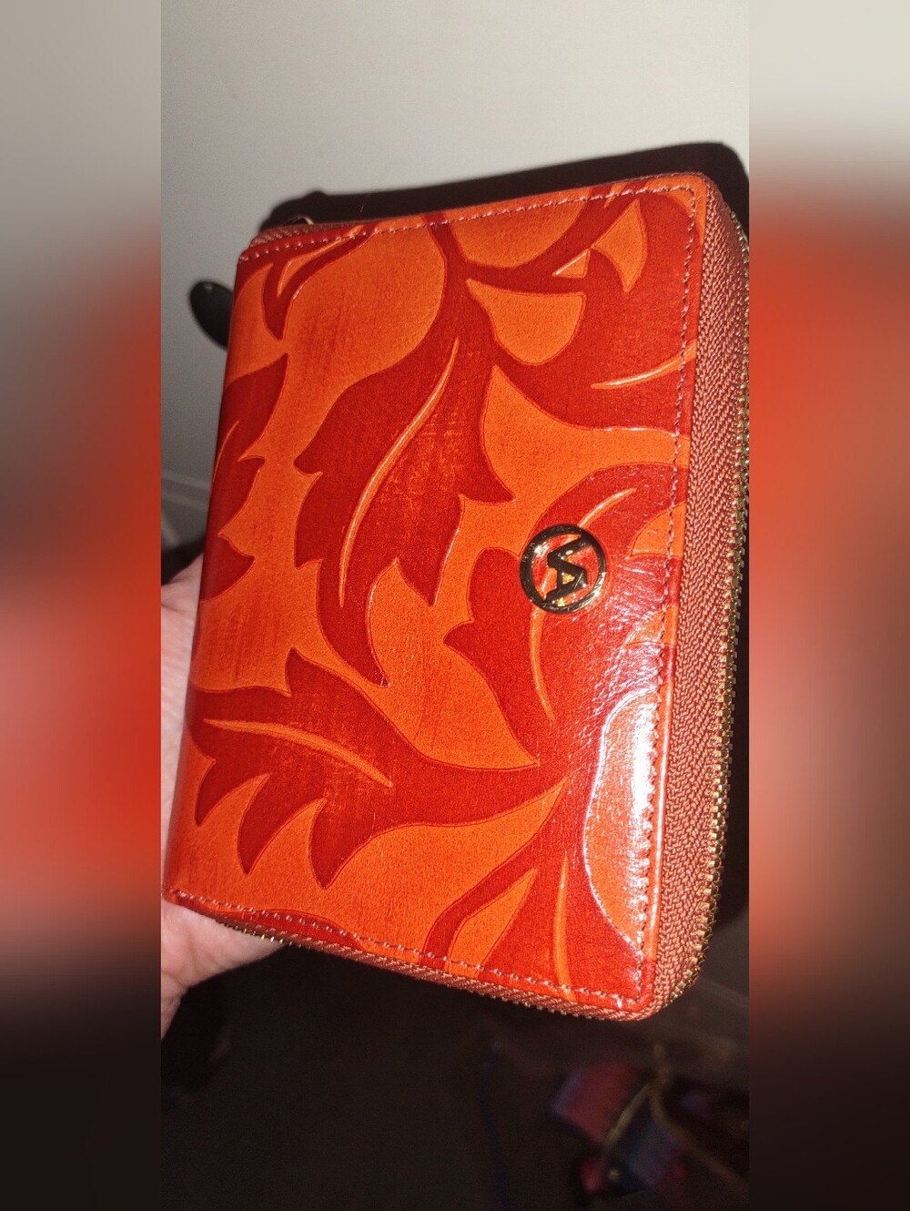 Valentina Men's Zippered Wallet Retails For $398 Made In Italy New......